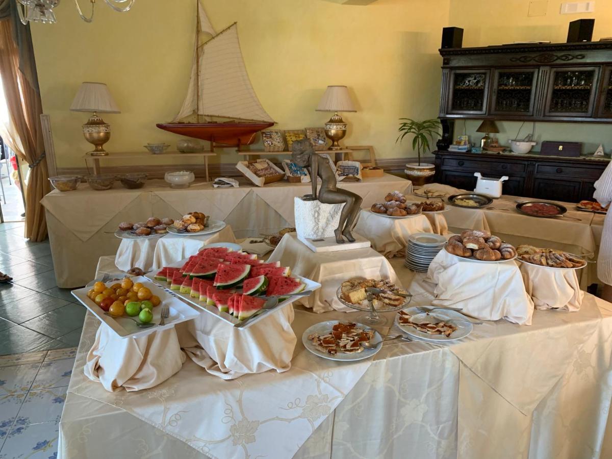 Hotel Isolabella Ventotene Eksteriør billede
