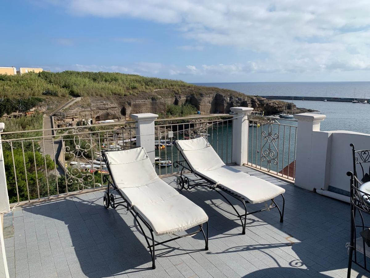 Hotel Isolabella Ventotene Eksteriør billede